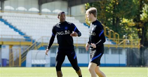 Van aanholt, aké, de ligt, promes; The Guardian: Frenkie de Jong en Wijnaldum niet in top-70 ...