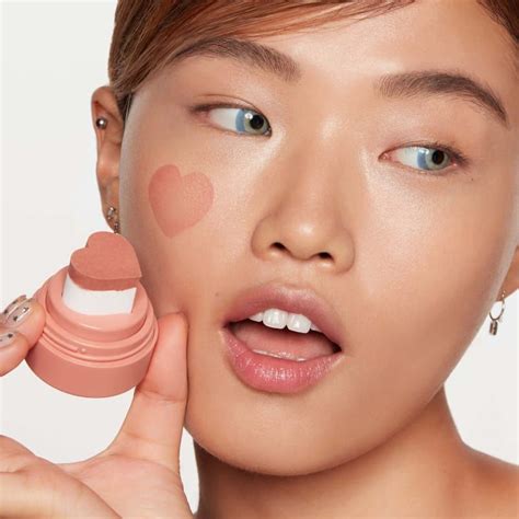 19 beauty products for when you only have five minutes to get ready sephora blush simple