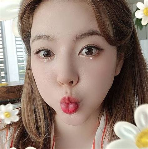 Check Out The Cute Selfies From Snsd Sunny Wonderful Generation