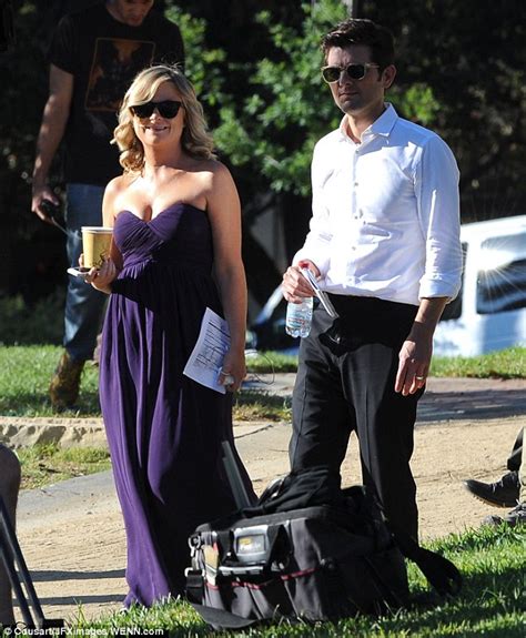 Amy Poehler And Adam Scott Relax Shooting Parks And Recreation Wedding Scene Daily Mail Online