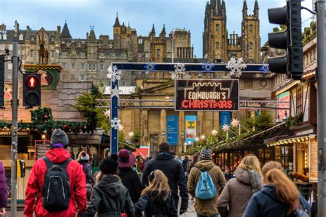 Edinburghs Iconic Christmas Market Goes Virtual This Year