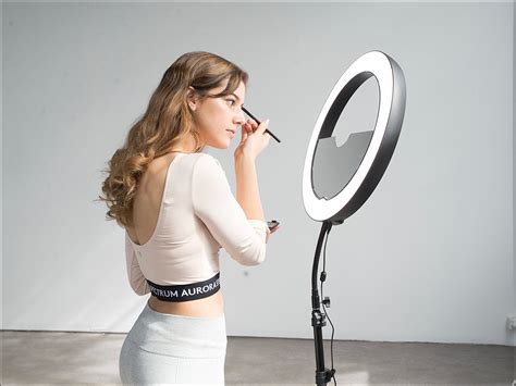 Best Ring Lights For Your Beauty Salon Muas Hairstylists Nail Artis