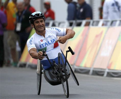 The pope praised zanardi as an example of strength amid adversity. A tutto Zanardi: "vi racconto la mia conversazione con Dio"
