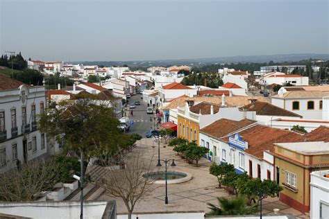 The population in 2011 was 6,747, in an area of 300.84 km². Castro Marim Portugal | Castro Marim town square | Flickr