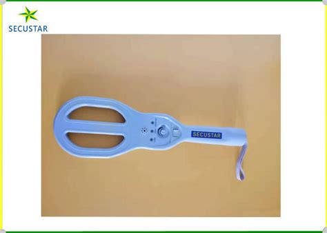 It stands out among the security wands and is quite versatile and it can be used in various situations. Area Deteksi Besar Hand Held Metal Detector Wand, Handheld ...