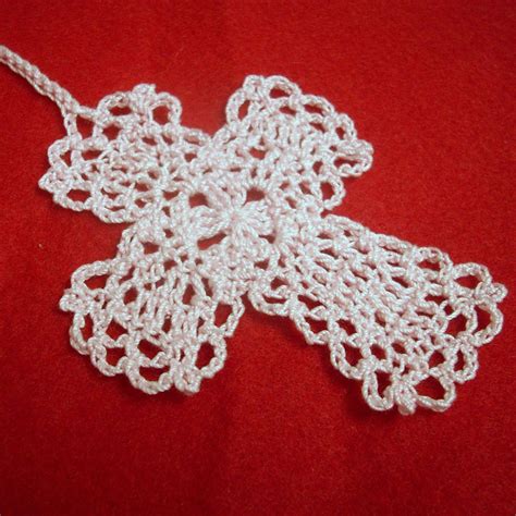 These make great easter or baptism gifts. Lacy Crochet Cross Bookmark | Crochet bookmark pattern, Crochet cross, Thread crochet