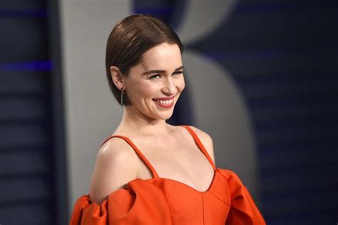 Emilia Clarke Bio Age Height Net Worth Boyfriend Movies Legitng