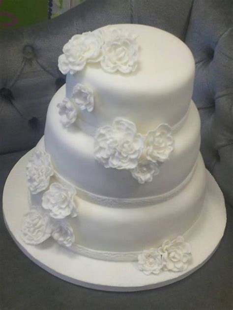 Simple In White Cake By Possum Jules Cakesdecor