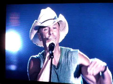 Kenny Chesney At Lambeau Field Goin Coastal Tour There Goes My Life YouTube