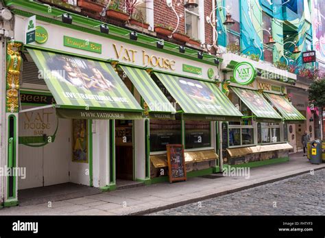 Vat House Bar In Anglesea Street Temple Bar Dublin Ireland Stock