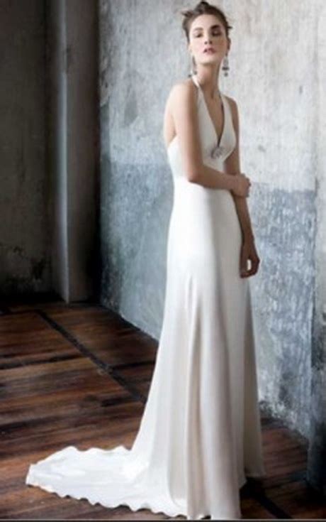 Ti offriamo una selezione mozzafiata di abiti da sposa semplici da scegliere. Abiti da sposa semplici in seta