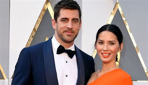 Although she was a supportive girlfriend at the time, the couple broke up in 2017 after three years of. Aaron Rodgers Girlfriend 2020 / How Aaron Rodgers Found ...