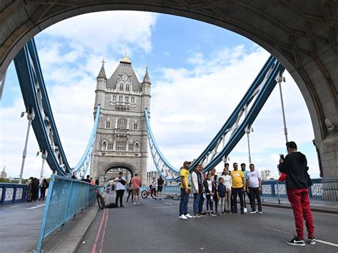 Tower Bridge In London Gets Stuck Open Sparking Traffic Chaos The