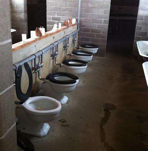 no privacy public toilets in rome