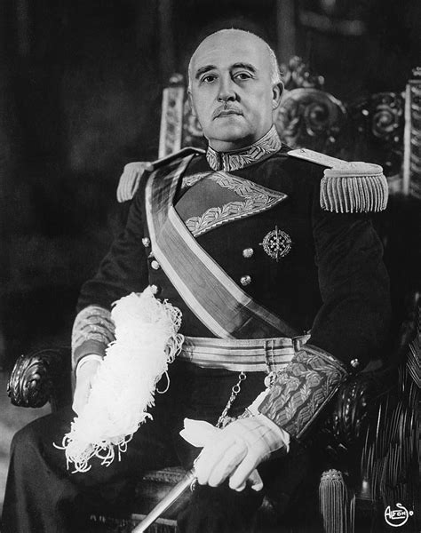 Yet from 1936 until 1975, he was a famous world figure. il mondo è un'ostrica: Francisco Franco