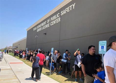 Hoping To Fix Long Lines At Driver S License Centers Texas Legislature