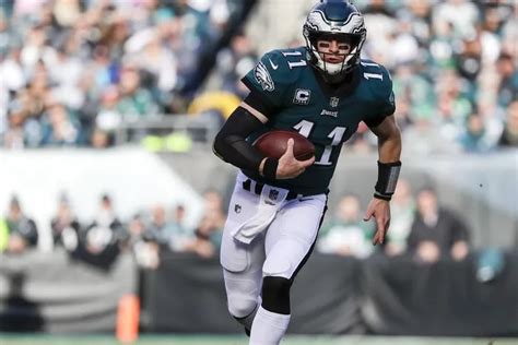 Donovan Mcnabb Says Eagles Should Move On From Carson Wentz If He Cant