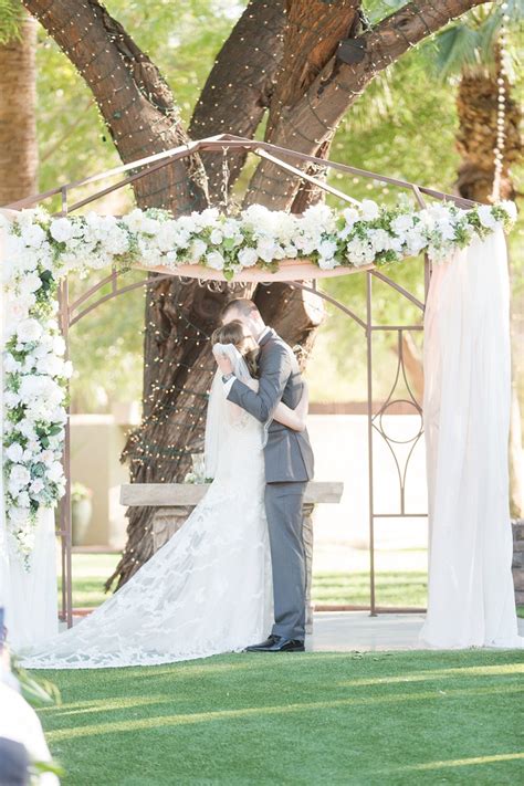 This Light And Airy Spring Phoenix Wedding Is Full Of Pretty Diy Details