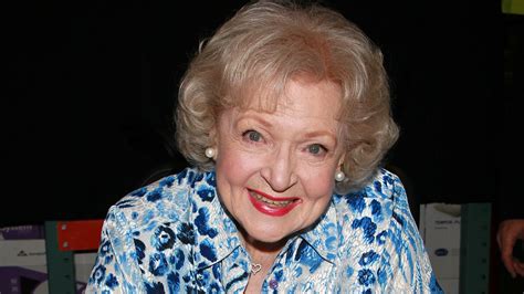 The Truth About Betty Whites Childhood Dream To Be A Singer