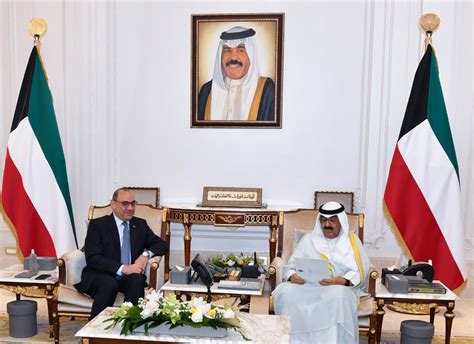 Kuna Kuwait Cp Receives Letters Addressed To The Amir