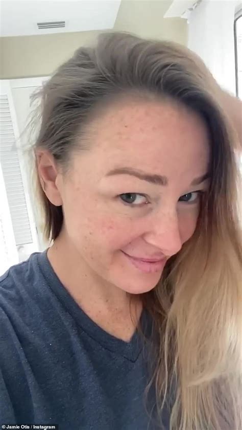 Married At First Sight Star Jamie Otis Speaks Out About Postpartum Hair Loss Daily Mail Online