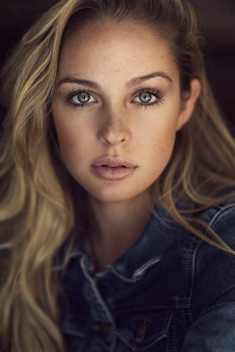 Women's green and black floral dress, girl, cleavage, green eyes. Amazing Girls With Green Eyes - Miladies.net