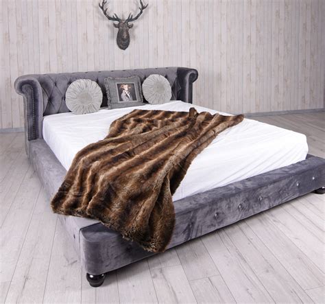 Chesterfield bett polsterbett doppelbett betten big xxl designer luxus bett neu. Königliches Bett XXL Ehebett Chesterfield Doppelbett ...