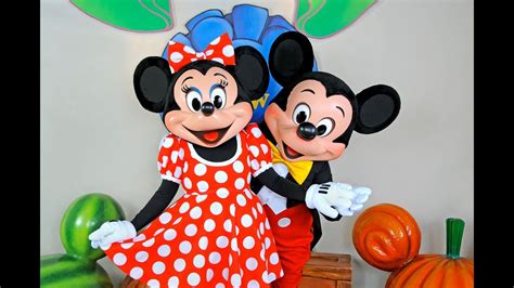 ♥♥ Mickey And Minnies Meet And Greet At Walt Disney Worlds Magic
