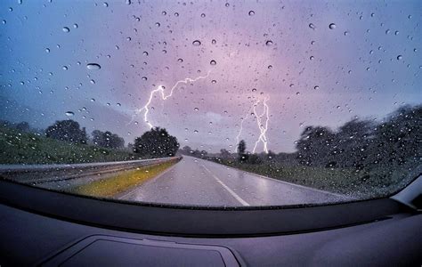 Top Tips For Driving In Heavy Rain And Strong Winds Cinch