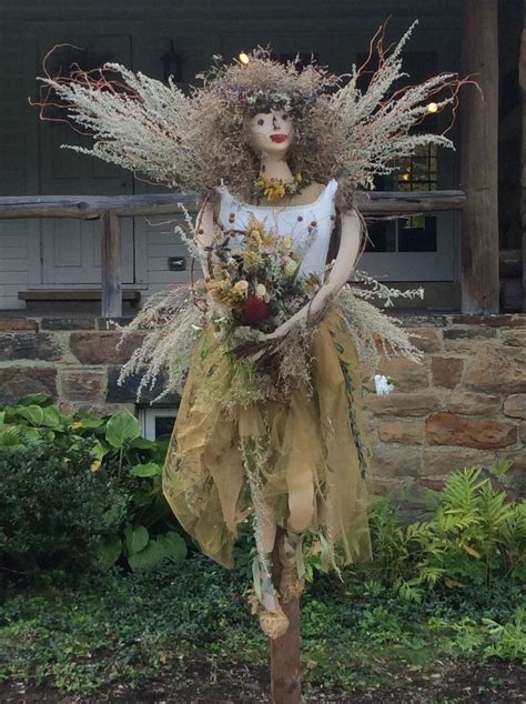 Pin By Raelene Roberts On Fairy Gardens Scarecrows For Garden Garden Art Diy Garden Art