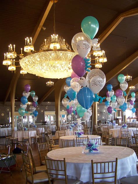 Balloon Centerpieces Using 5 16 Latex Balloons With Curly Qs