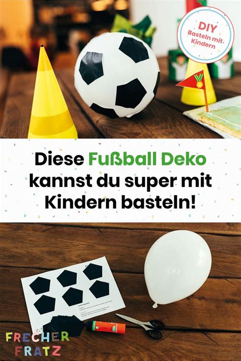Kindergeburtstagskarten zum ausdrucken fußball : Mit diesen Fußballecken zum Ausdrucken und einem weißen ...