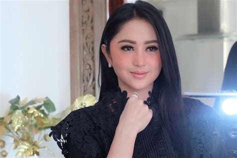 Mediasi Gagal Dewi Perssik Dan Angga Wijaya Sepakat Bercerai Candr Tv