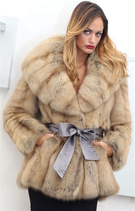 pin by robert nathanson on pelliccia girls fur coat fur fashion shearling coat