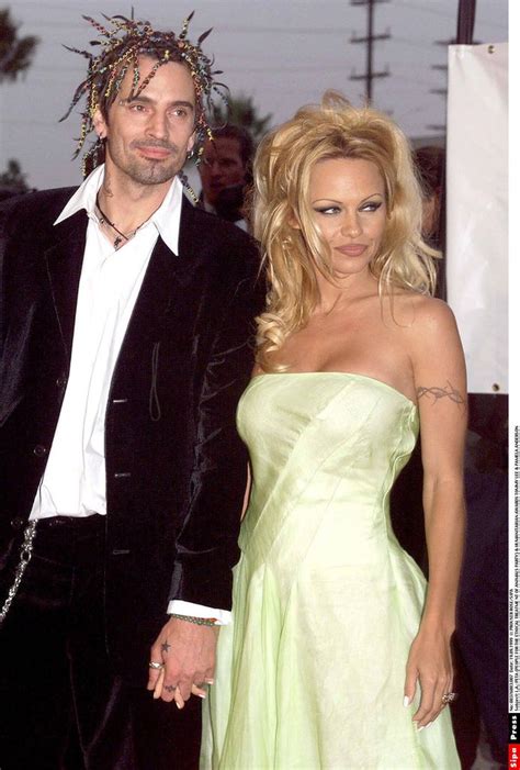 She is best known for her numerous appearances in playboy magazine and. Pamela Andérson Hochzeitskleid / Pamela Anderson Aktuelle ...
