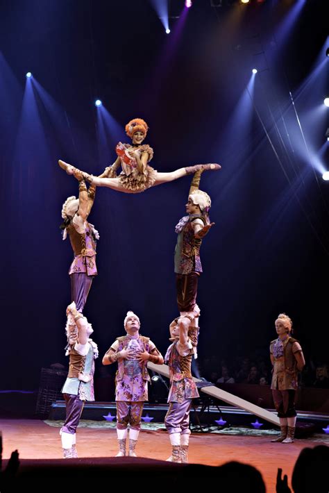 Geneve Le Cirque Knie Une Féerie Emmenée Par 42 Artistes