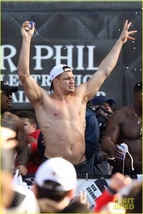 Patriots Rob Gronkowski Strips Down To Show His Abs During Super Bowl