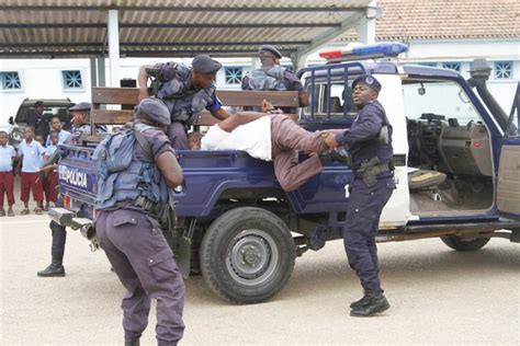 Mais De 100 Polícias Angolanas Morrem Em Confronto Com Marginais Em Luanda Angola24horas