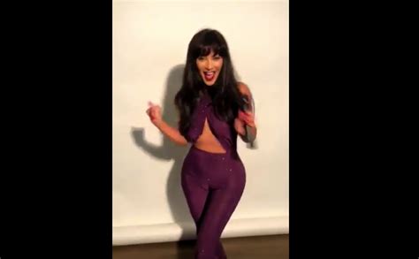 Social Media Reacts To Celebrities Selenas Halloween Costume Univision Kxtn 1350am And 1075 Fm