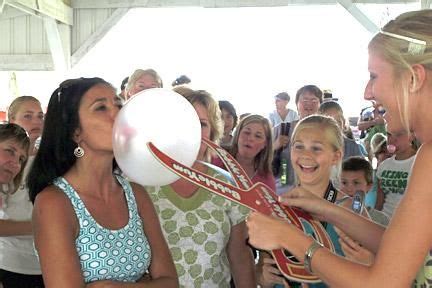 Bubble Gum Blowing Contest I Was Always The Winner Thanks To Aunt Nancy Teaching Me At A