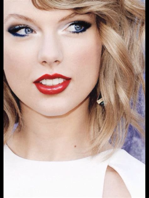 Taylor Swift Red Lipstick Blonde Bellezas