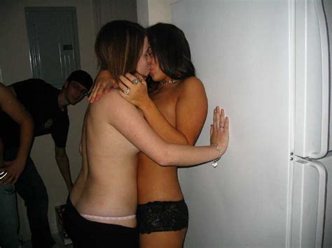 Drunk College Coeds Lesbian Telegraph
