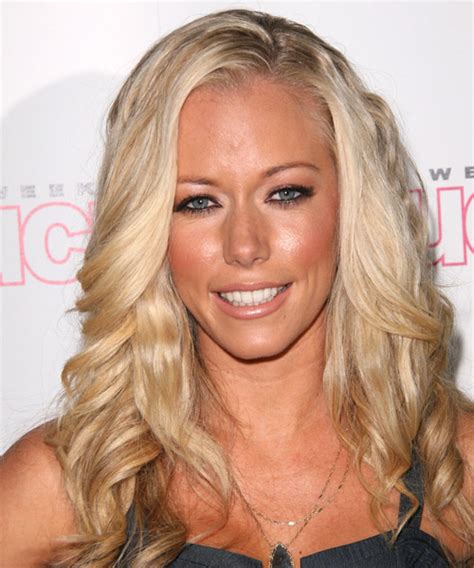 Kendra Wilkinson S 10 Best Hairstyles And Haircuts