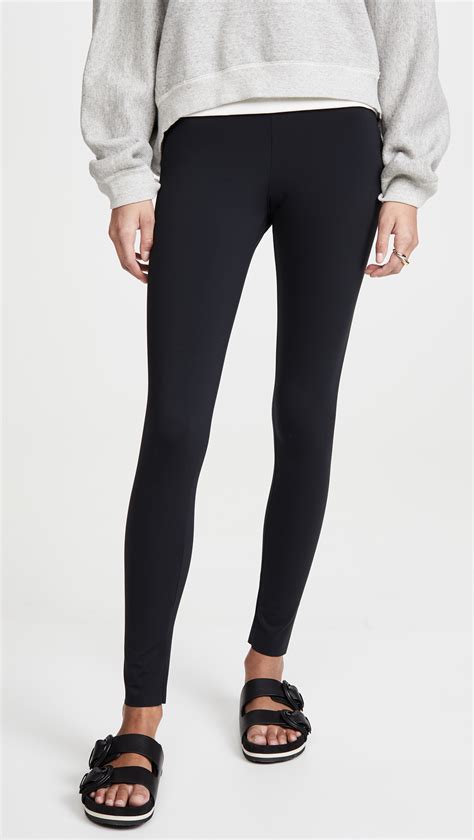 7 Legging Outfits For Women Over 50 Who What Wear Tomas Rosprim