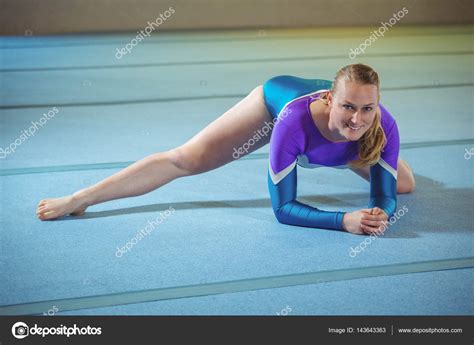 Skinny Teen Gymnast Stretching Telegraph