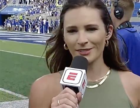 Look Video Of Sideline Reporter Eating A Banana Going Viral The Spun