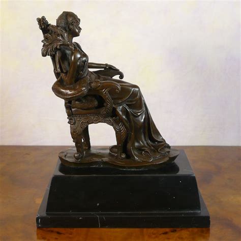 Femme Assise Sur Un Fauteuil Baroque Statue En Bronze Sculptures
