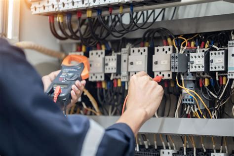 Blog 5 Reasons Why You Should Hire An Electrician