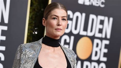 Rosamund Pike Pic ‘i Care A Lot Picked Up By Stxinternational Deadline