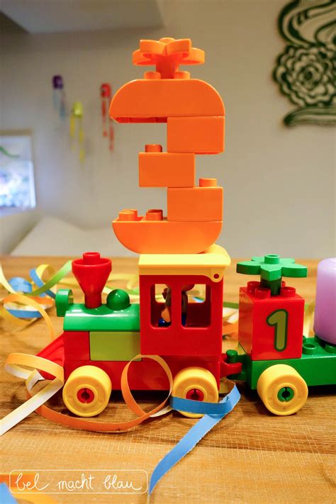 Schweinchen im duplo matschkübel torte, einfache torten rezept, einfache kuchen rezept, hochzeit, geburtstag. Wir feiern einen Lego duplo Kindergeburtstag | bel macht ...